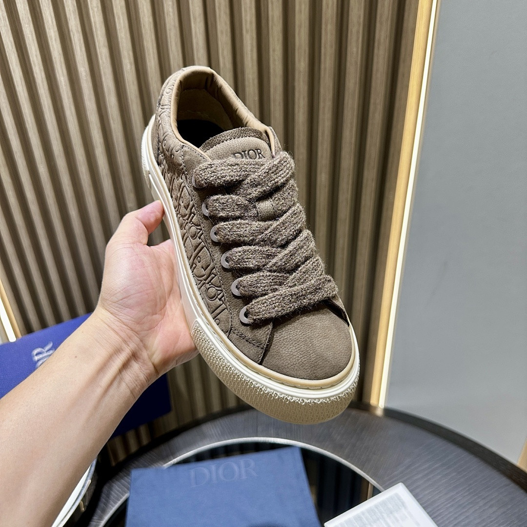 DR B33 Sneaker