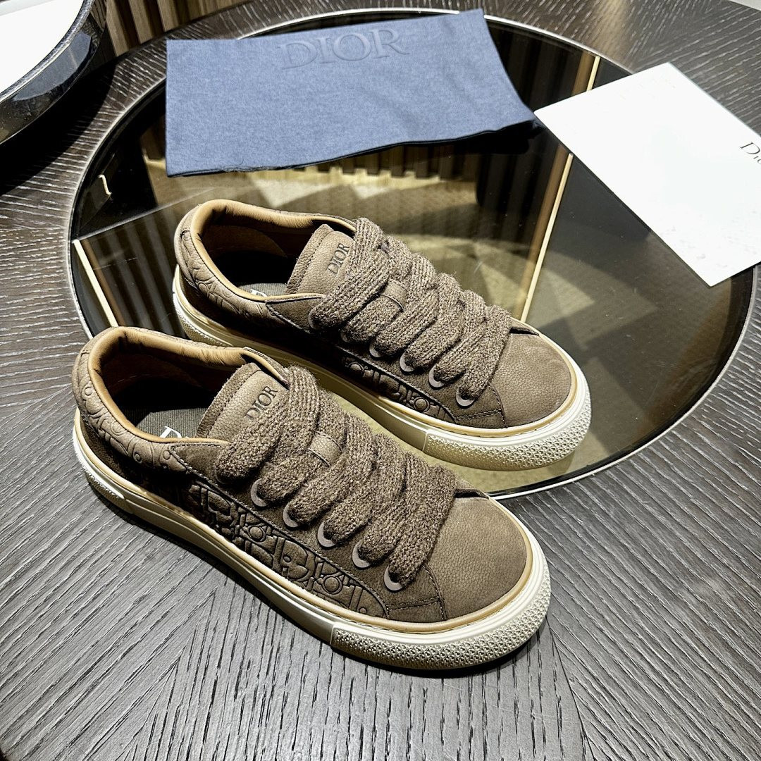 DR B33 Sneaker