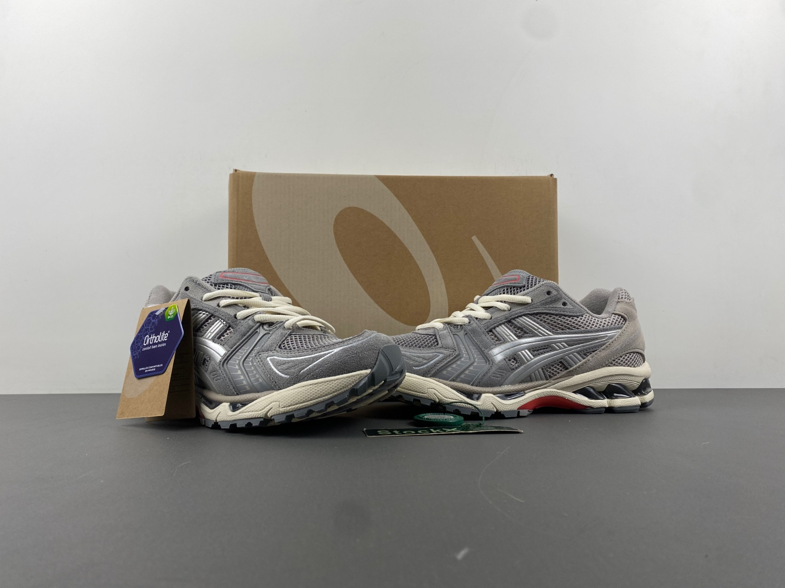 As*ic*s gel-kayano 14  1201a019-023