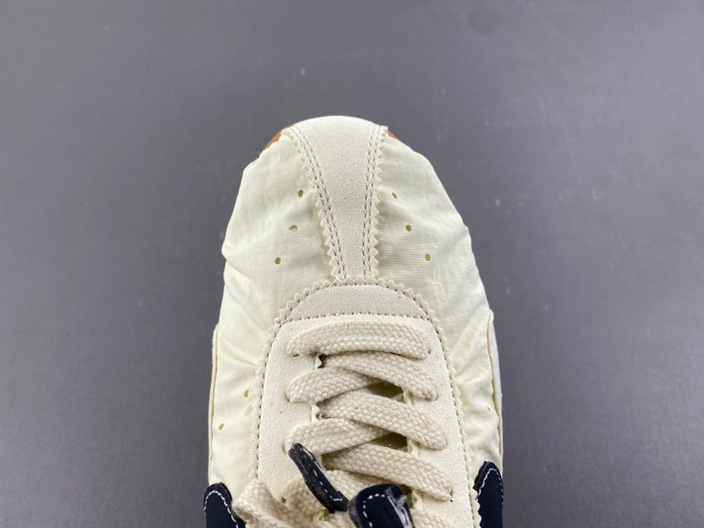 Jacquemus x Nike Jacumoon Shoe HV8547-700