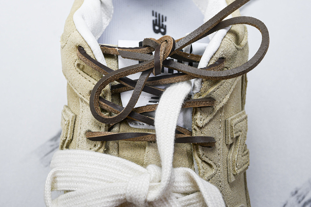 New Balance xMi­uMi­u NB-001
