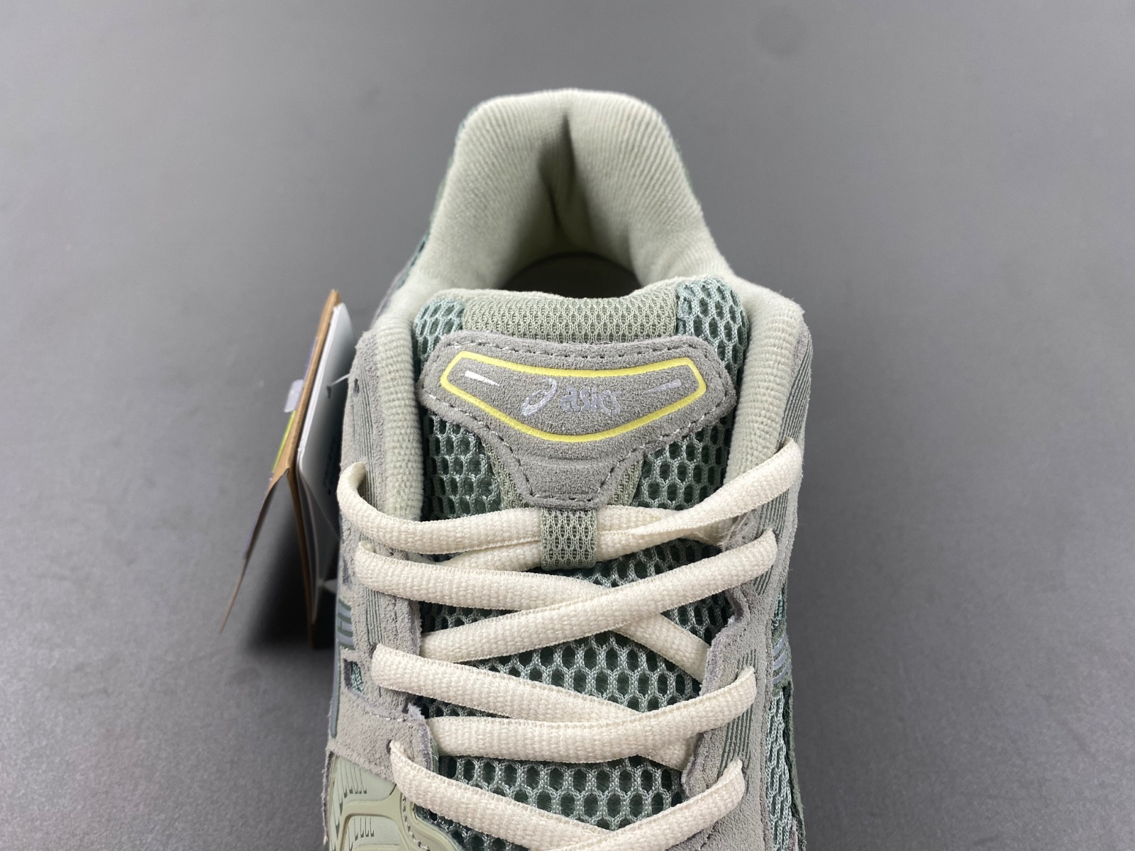 As*ic*s gel-kayano 14  1201a019-026