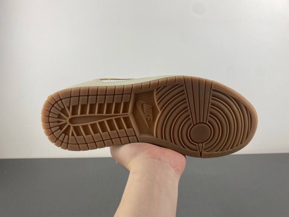 Air Jordan 1 Low ib8855-121