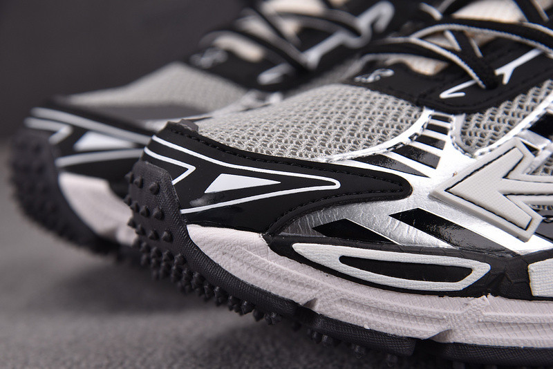 OFF-WHITE BE RIGHT BACK