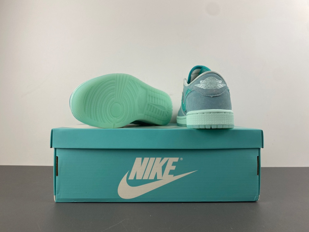 Air Jordan 1 Low OG “Washed Teal” WMNS HQ8111-300