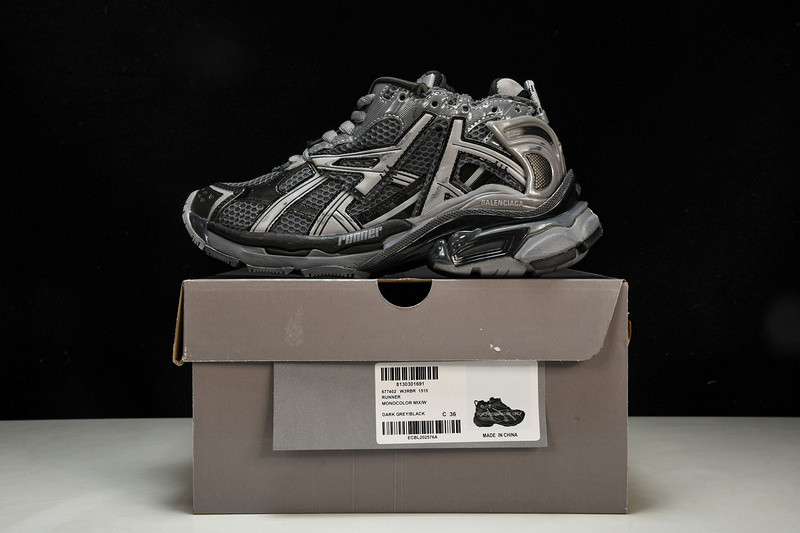 Balenciaga Runner W3RBR1515