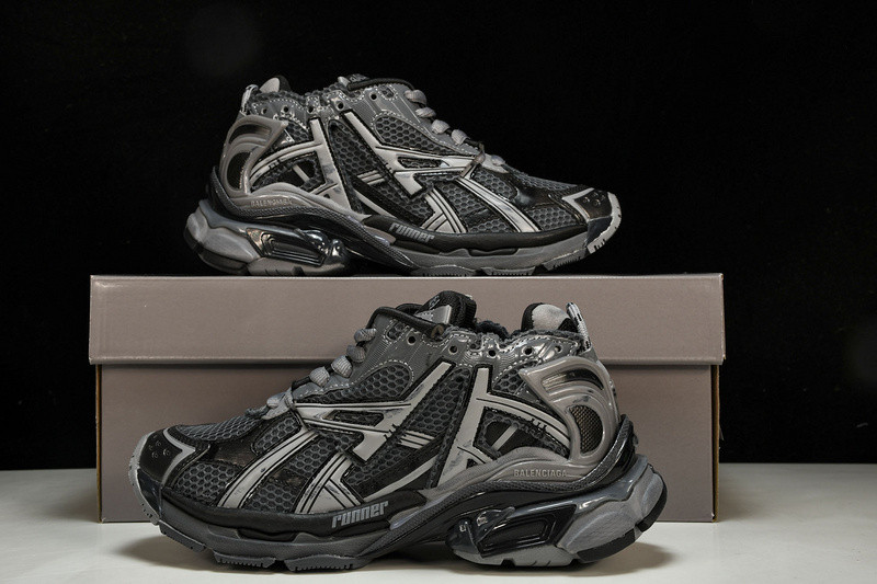 Balenciaga Runner W3RBR1515