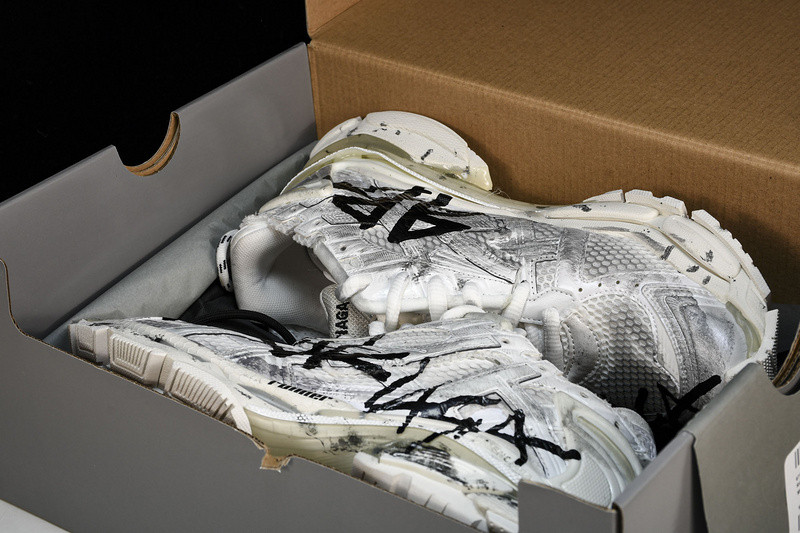 Balenciaga Runner 677402 W3RBQ 9010