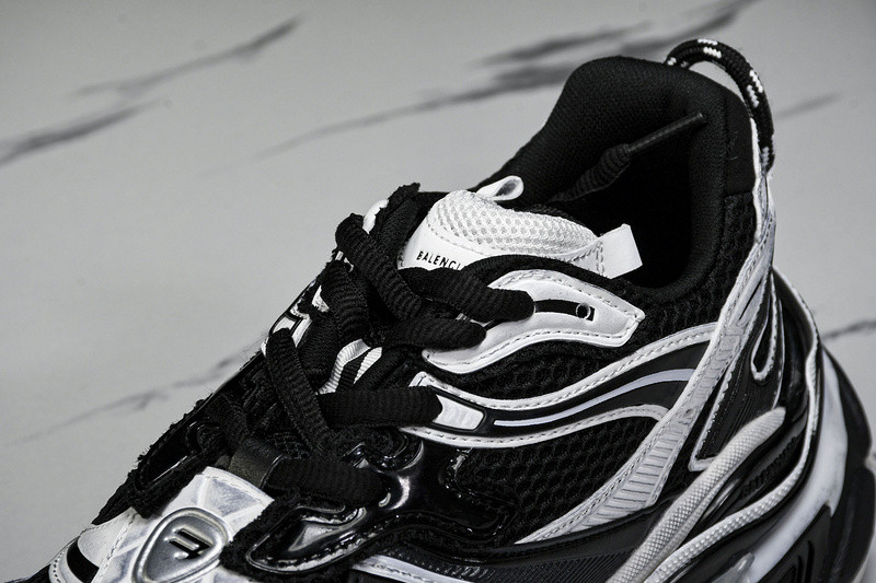 Balenciaga Runner W3RXP-0213