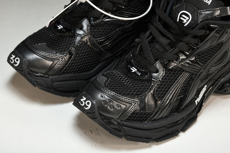 Balenciaga Runner W3RNY-0135