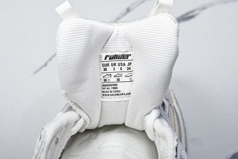 Balenciaga Runner W3RXP-9010