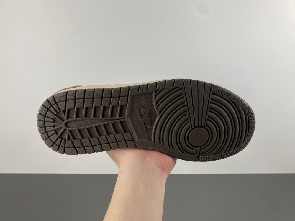 Travis Scott x Jordan Air Jordan 1 Low DM7866-717