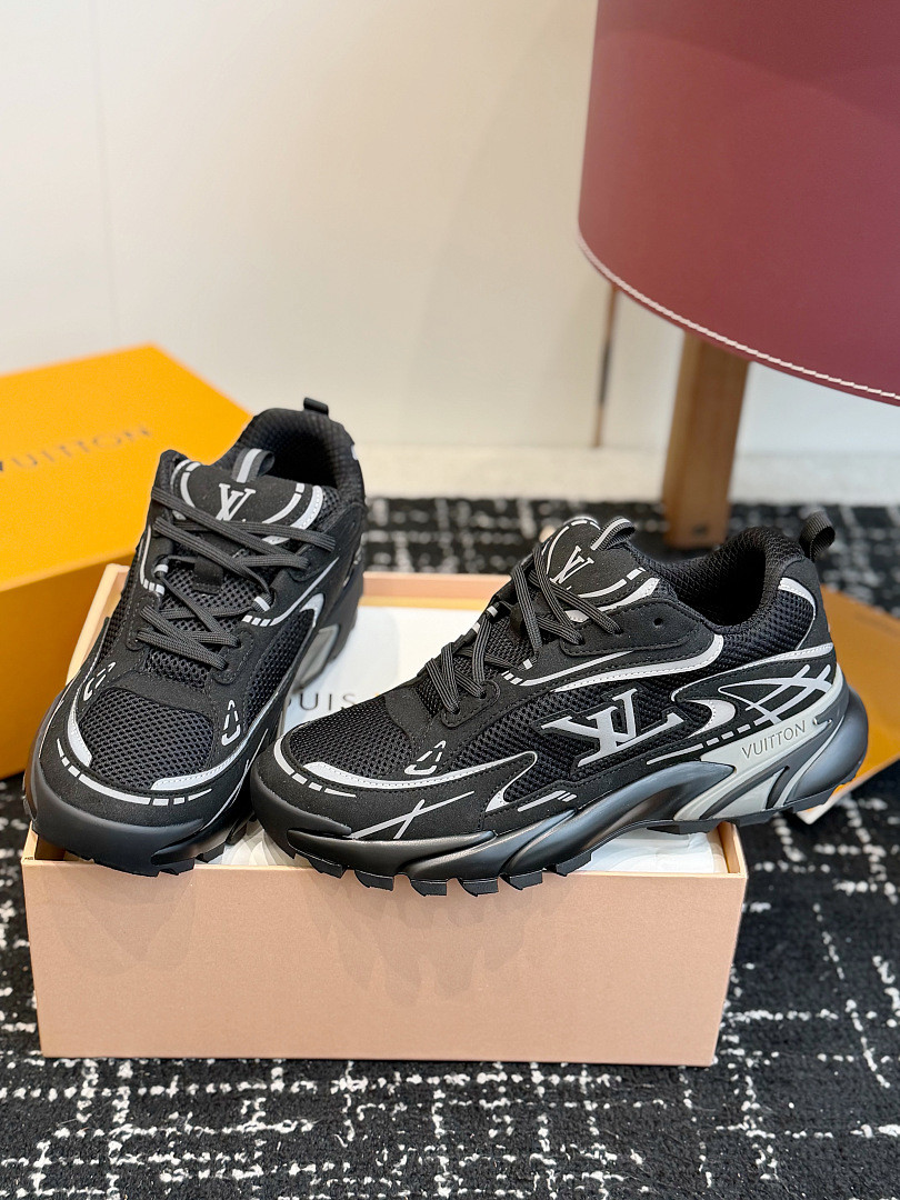 L*V Tatic Runner Sneaker