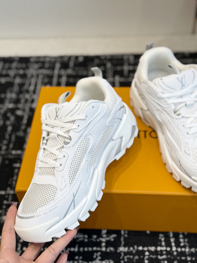 L*V Tatic Runner Sneaker