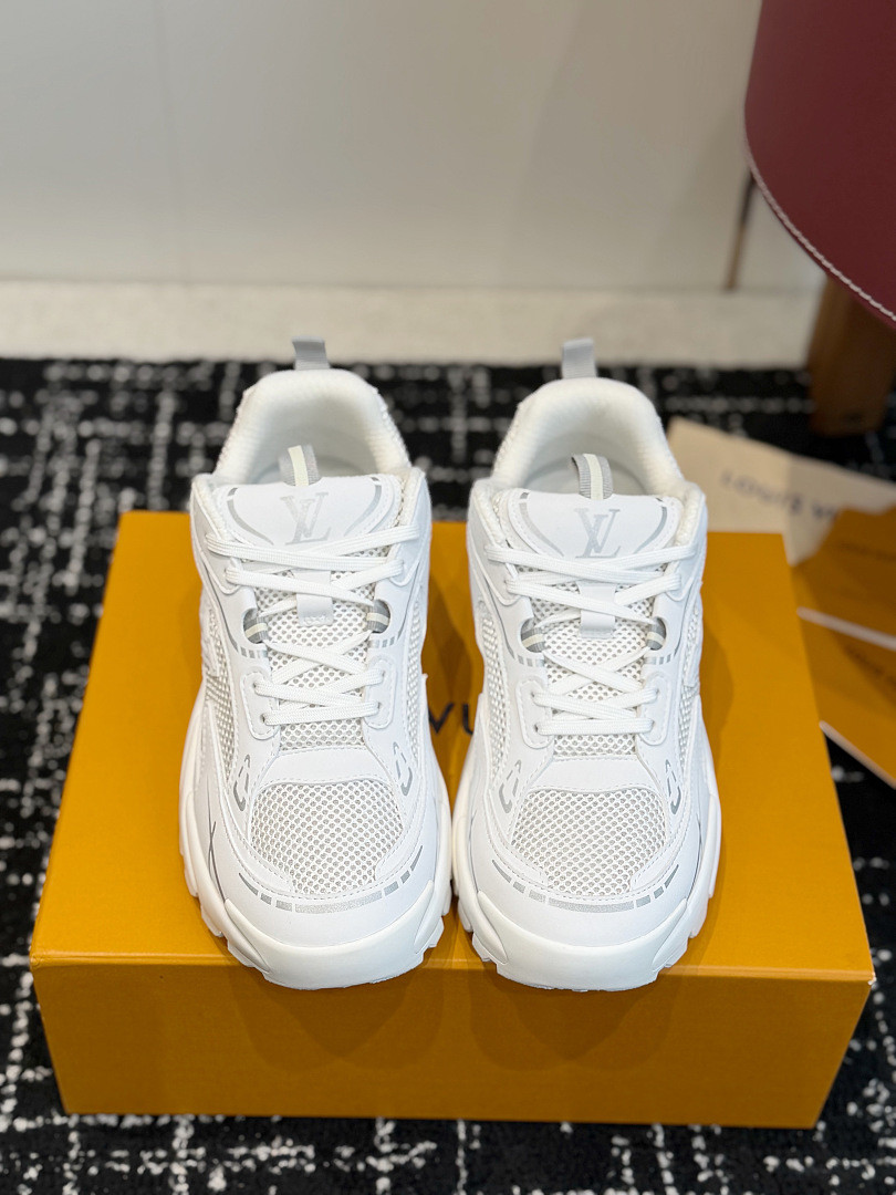 L*V Tatic Runner Sneaker