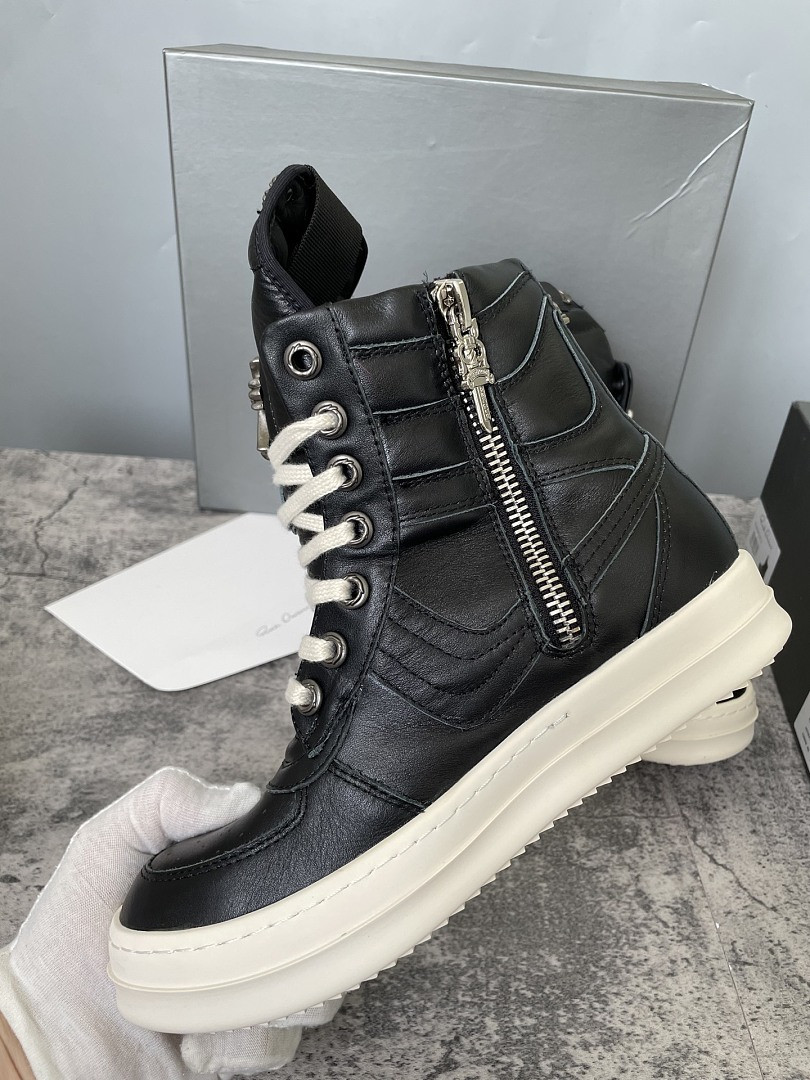 RO Sneakers