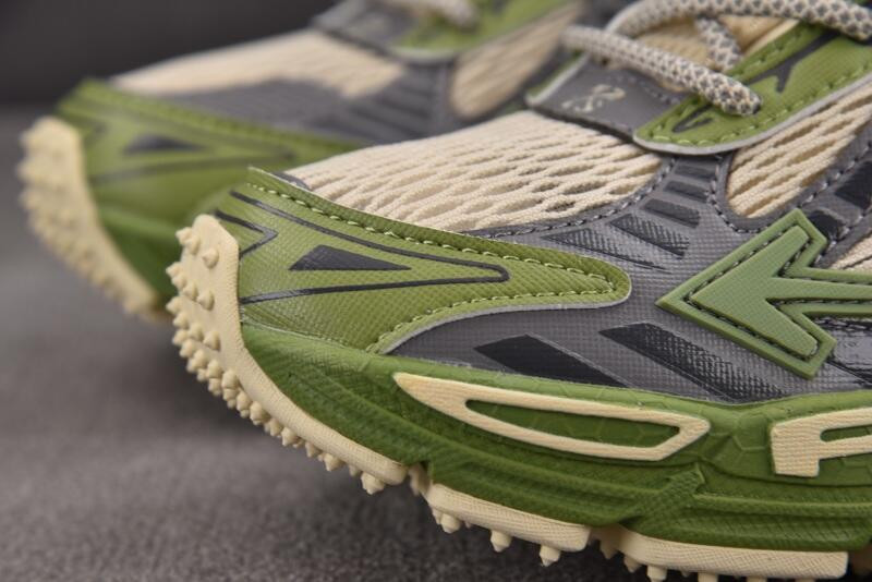 OFF-WHITE BE RIGHT BACK