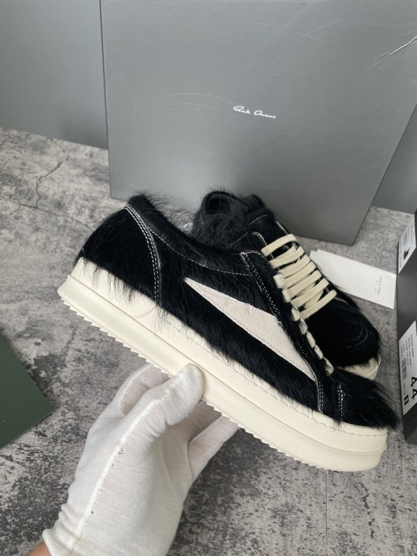 RO Sneakers