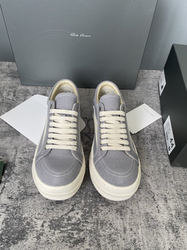 RO Sneakers