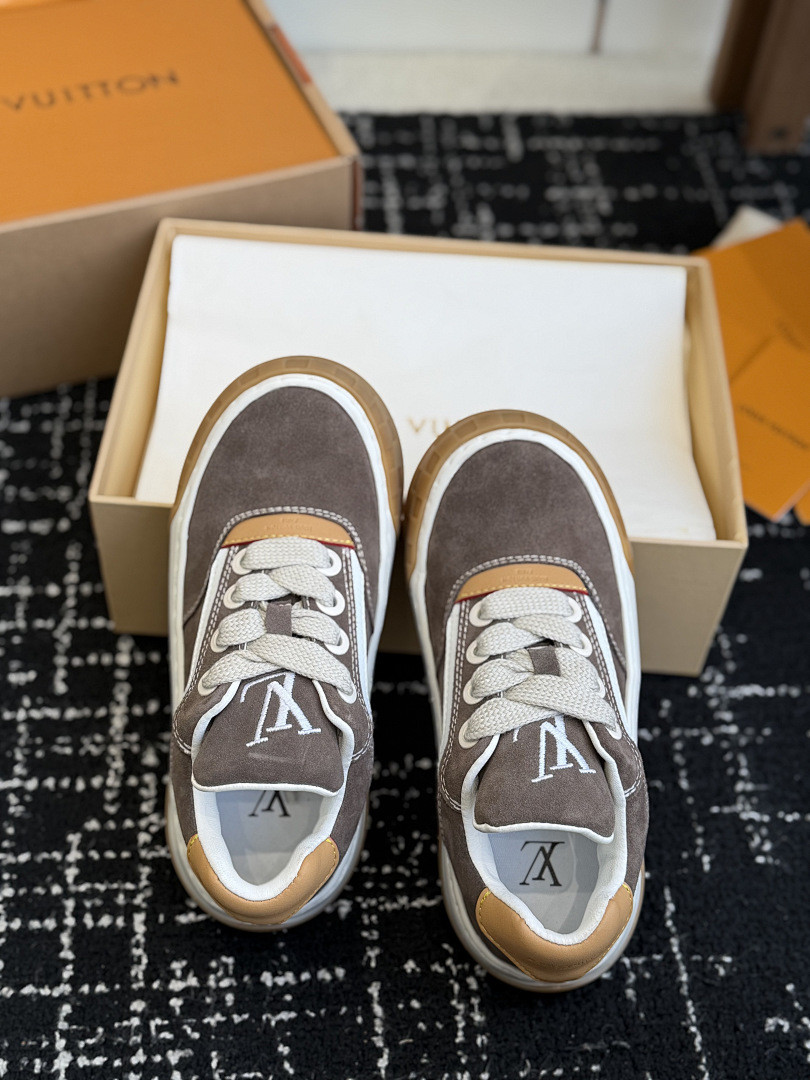 L*V TILTED Sneaker