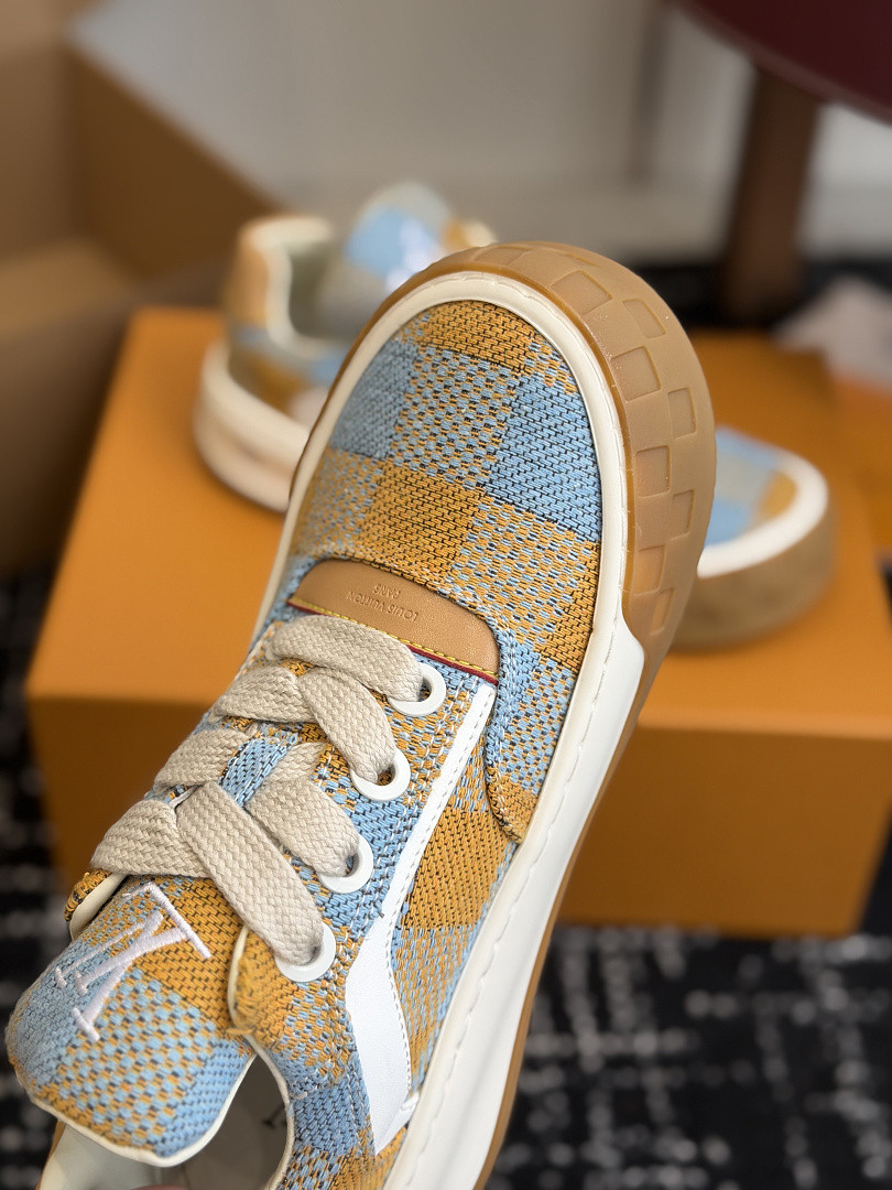 L*V TILTED Sneaker