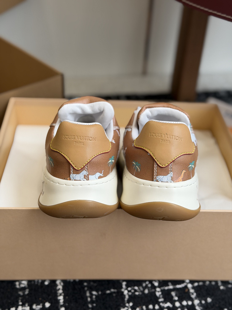 L*V TILTED Sneaker