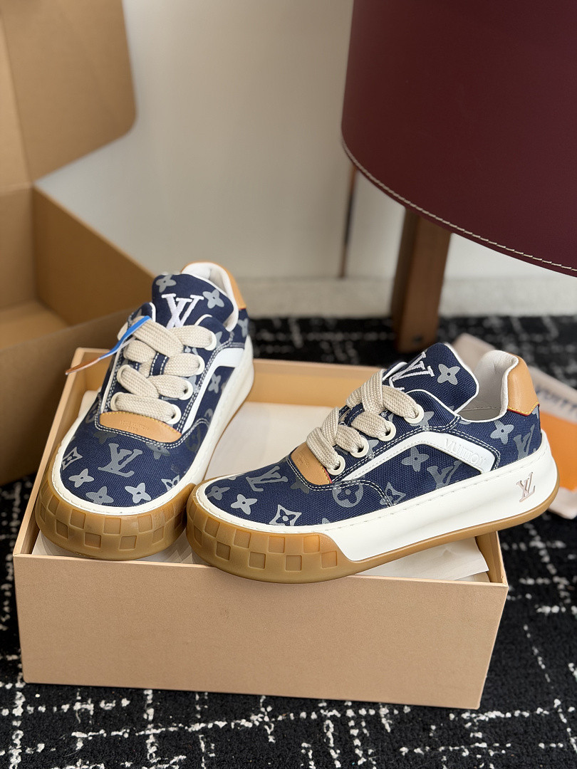 L*V TILTED Sneaker