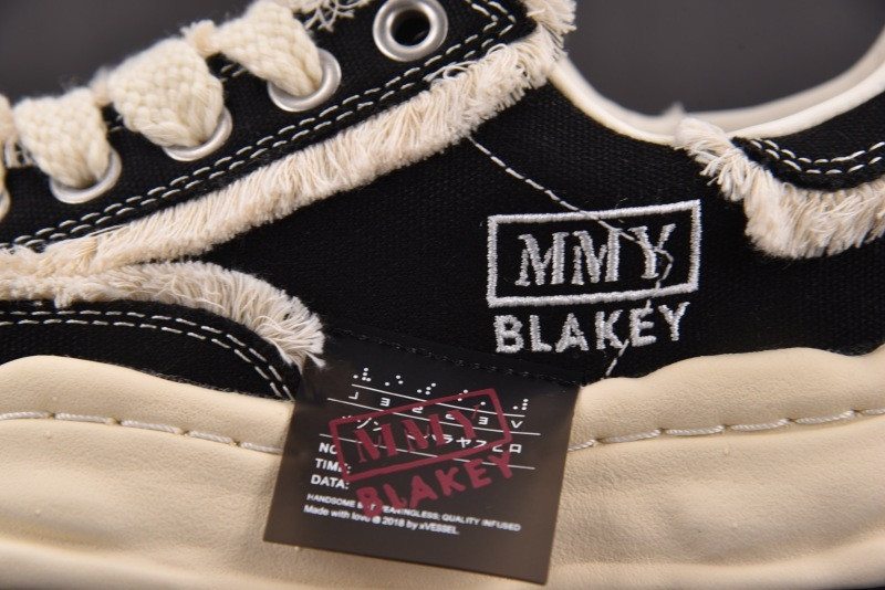 Ma1s0n Mihara Sneakers