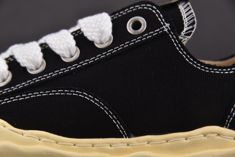 Ma1s0n Mihara Sneakers