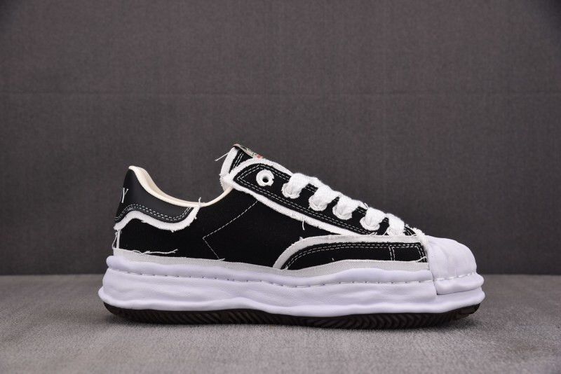 Ma1s0n Mihara Sneakers