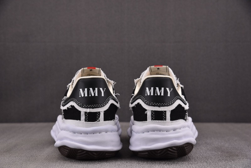Ma1s0n Mihara Sneakers