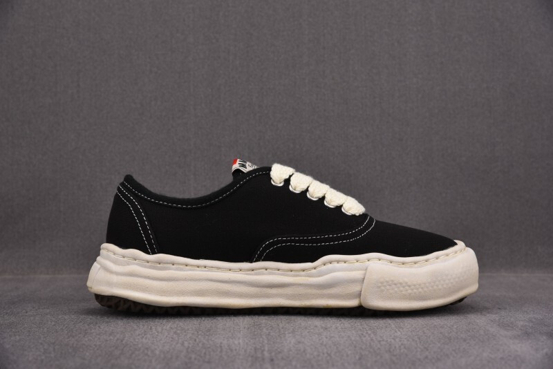 Ma1s0n Mihara Sneakers