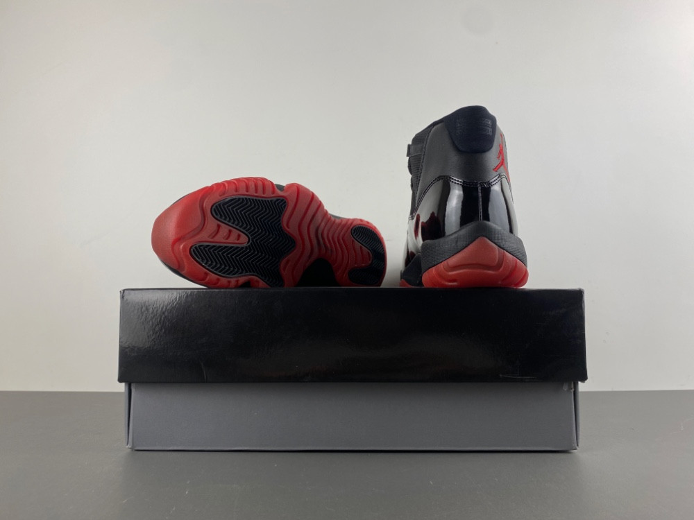 Air Jordan 11 378037-326