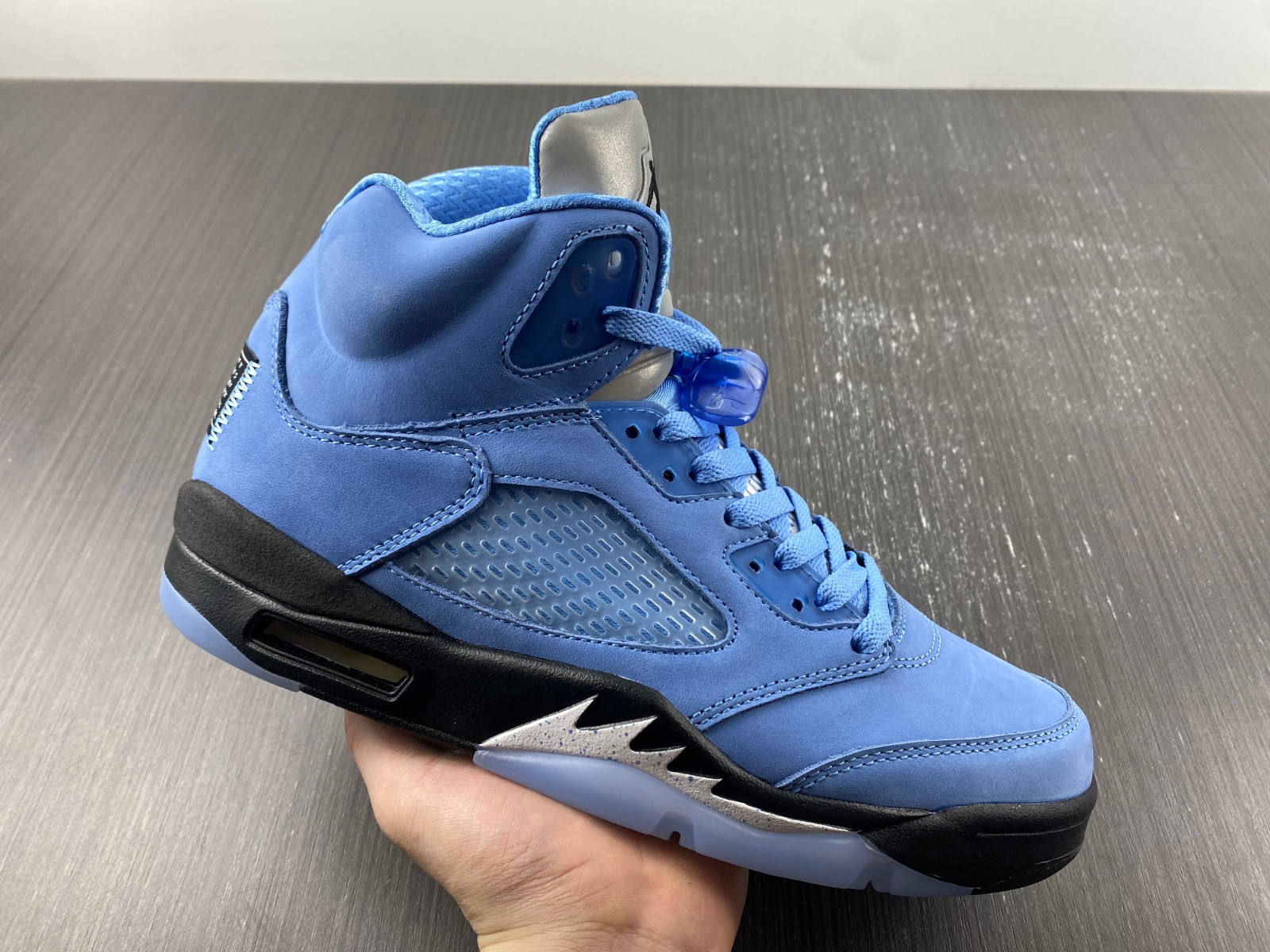 Air Jordan 5 “UNC” DV1310-401