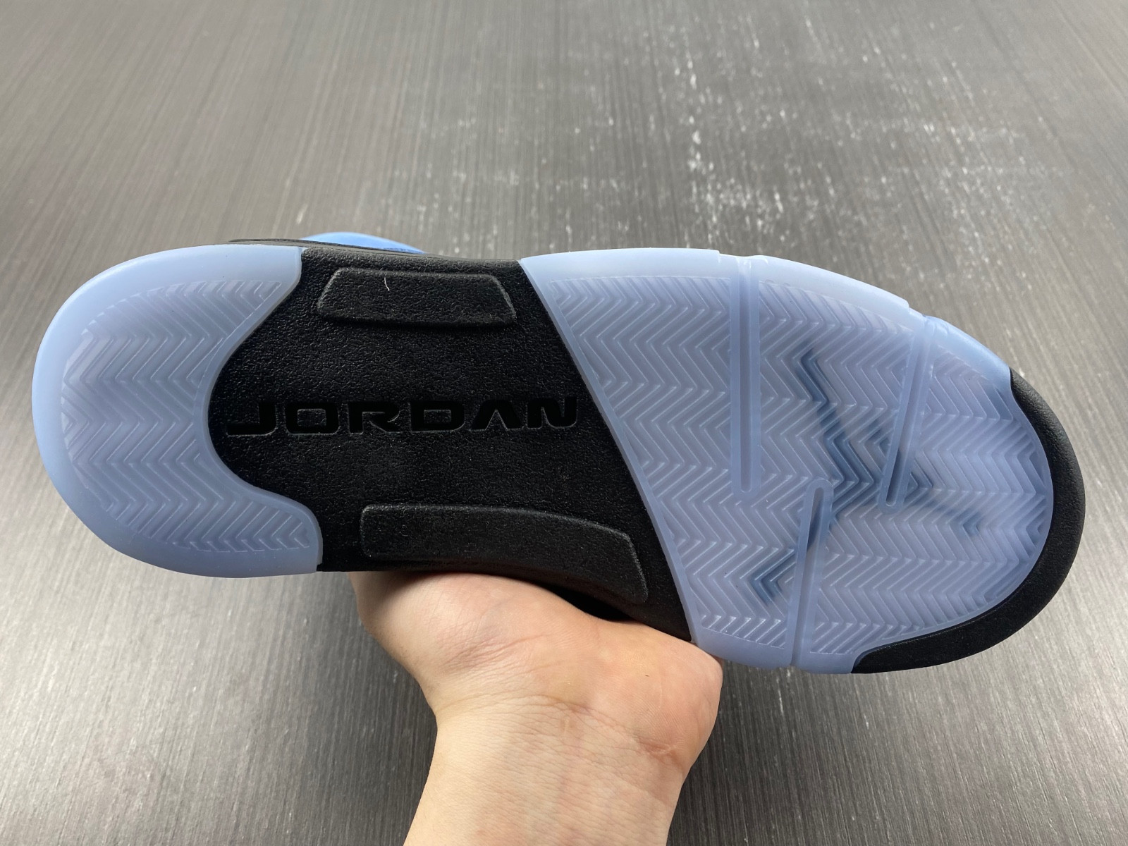 Air Jordan 5 “UNC” DV1310-401