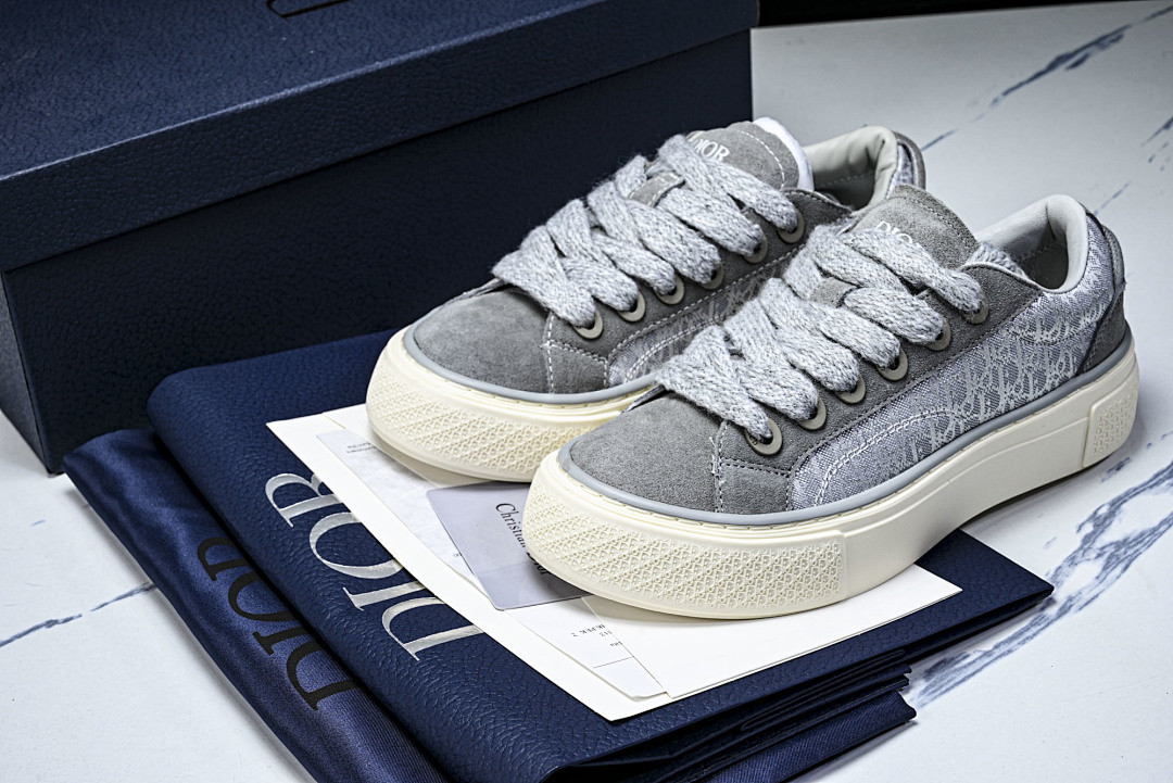 DR B33 Sneaker