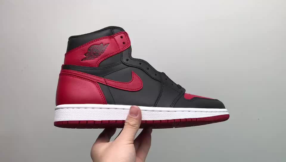 Air Jordan 1 Retro High OG Bred 555088-001