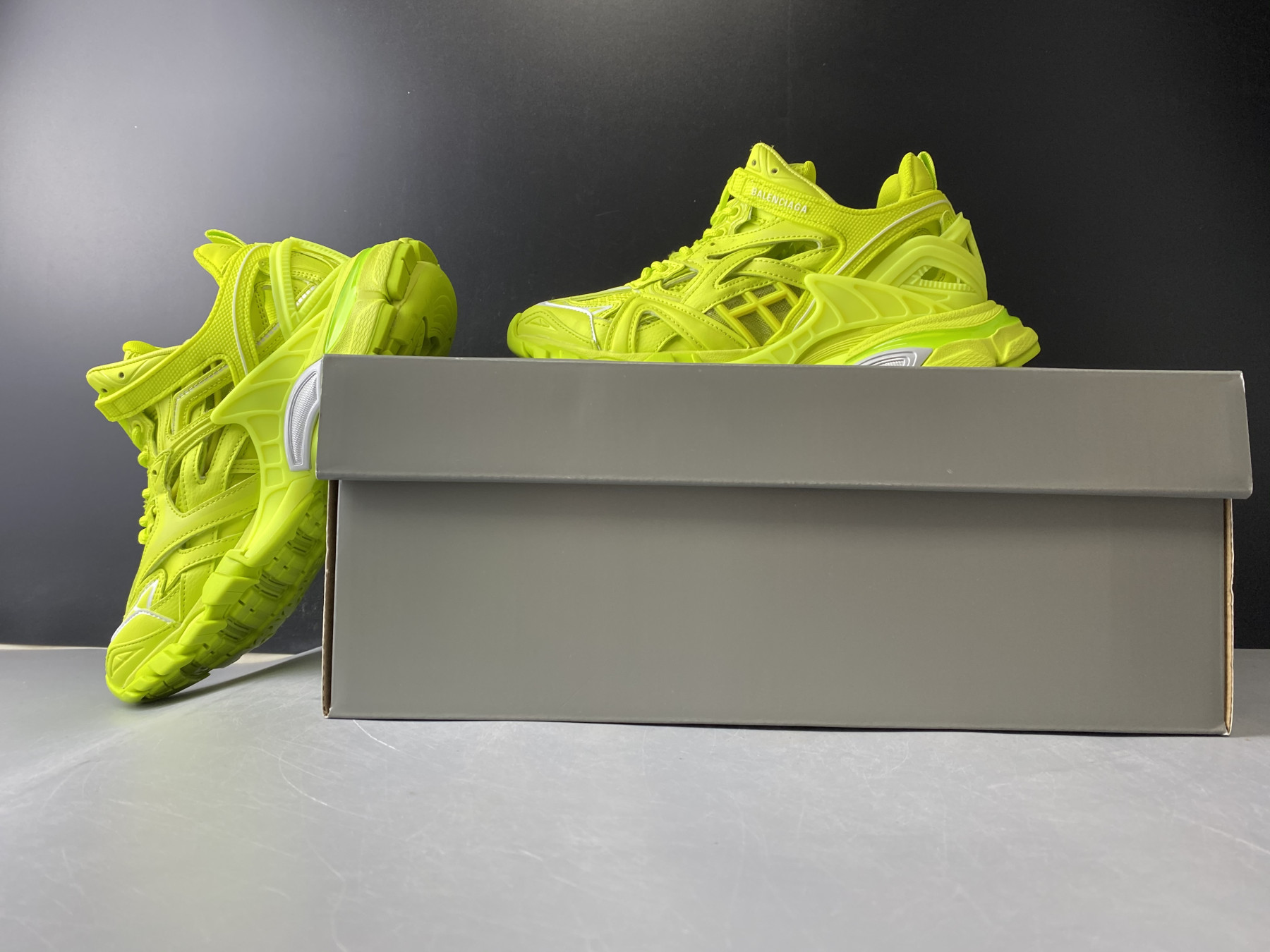 BLCG Track 2.0 568615-W2GN5-5818