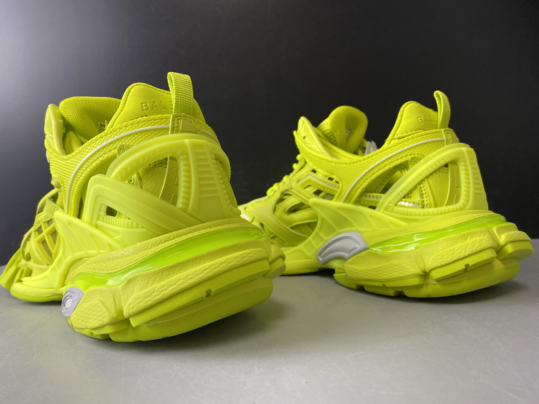 BLCG Track 2.0 568615-W2GN5-5818