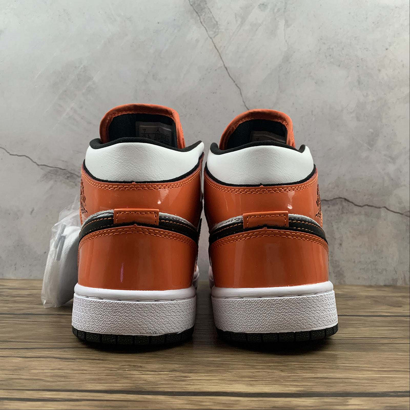 Air Jordan 1 Mid “Turf Orange” DD6834-802