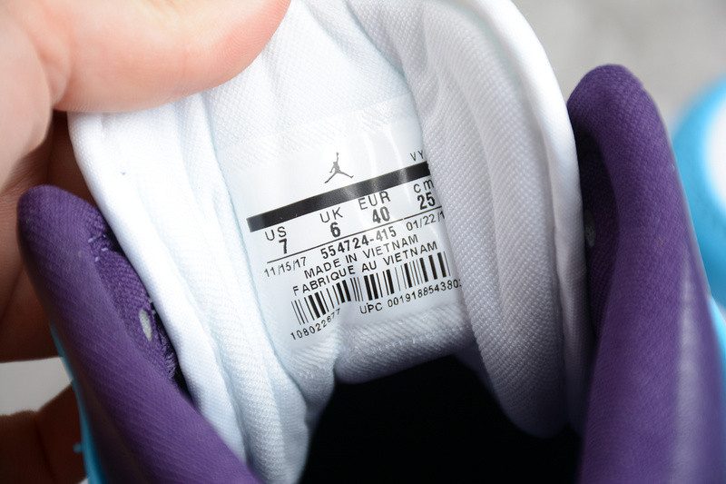 Air Jordan 1 Mid "Hornets " 554724-415