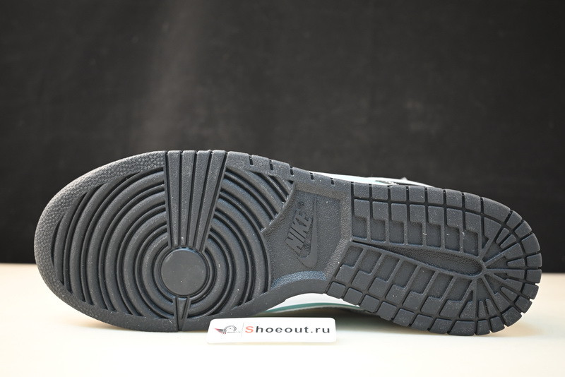 Di*m*nd supply co. x dunk low pro sb