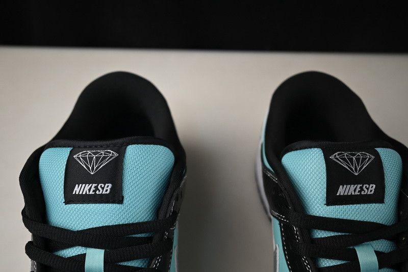 Di*m*nd supply co. x dunk low pro sb