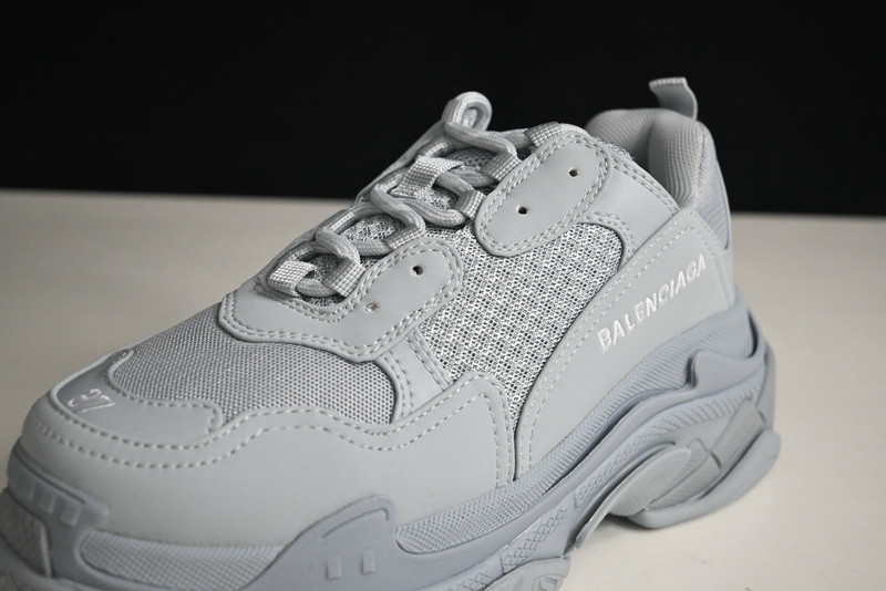 Ba*len*cia*ga triple s  524039 w2fw1 4700