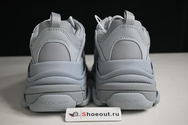 Ba*len*cia*ga triple s  524039 w2fw1 4700