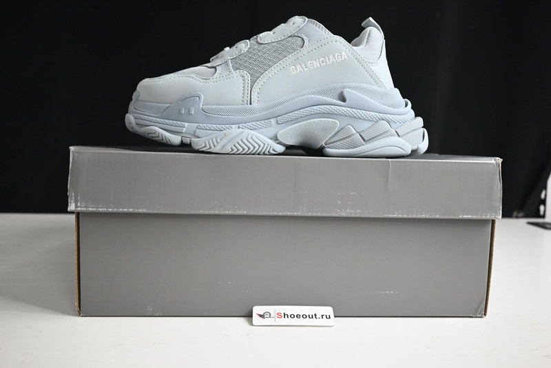 Ba*len*cia*ga triple s  524039 w2fw1 4700