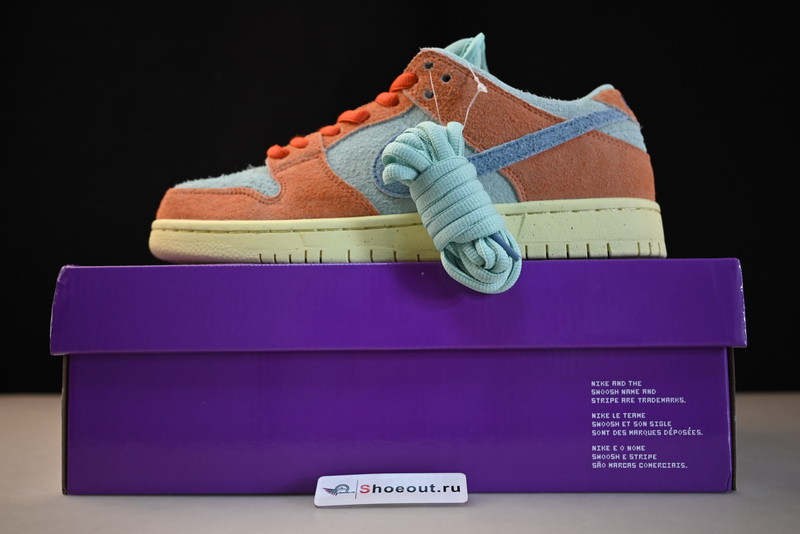 Nike SB Dunk Low “Noise Aqua” DV5429-800