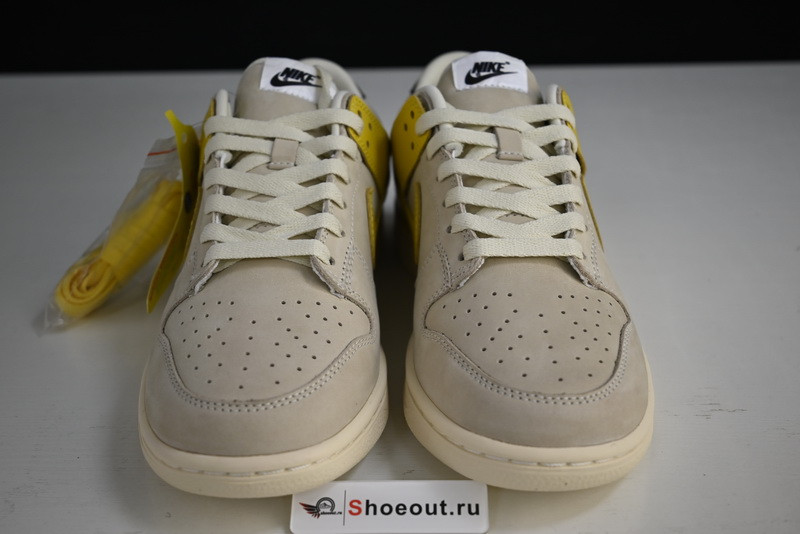 Nike Dunk Low “Banana” DR5487-100