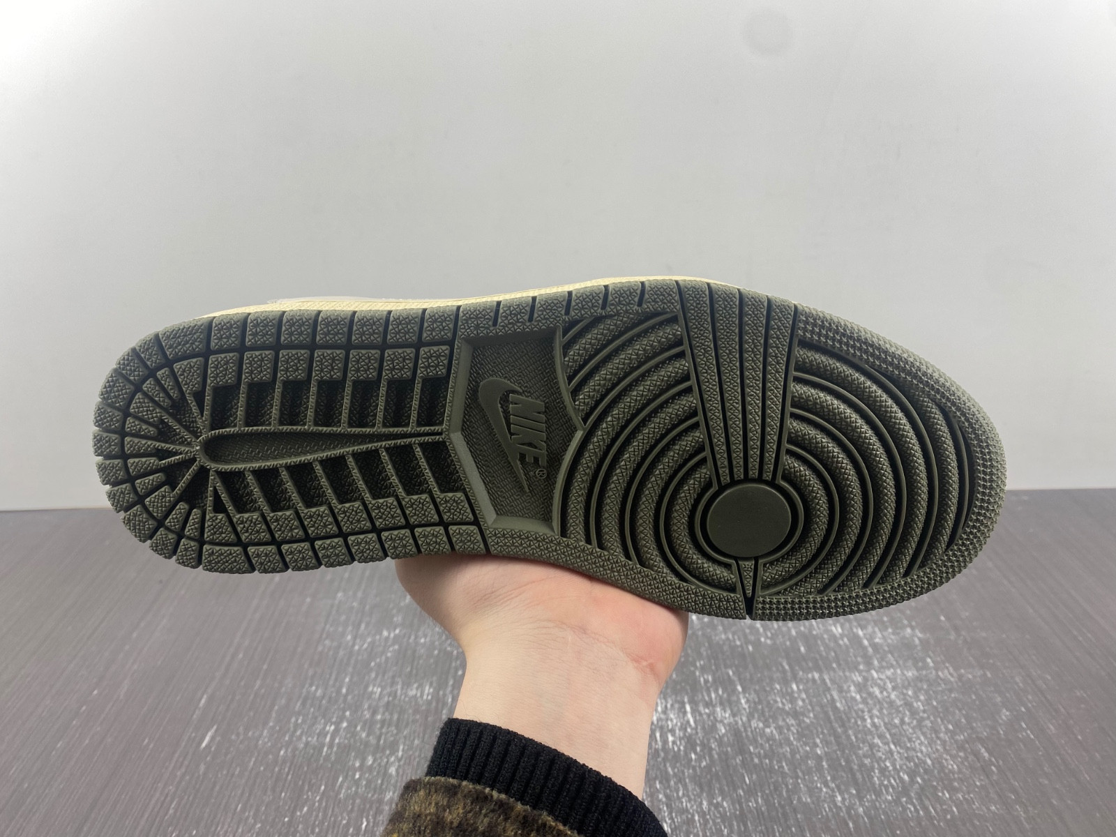 Travis Scott x Air Jordan 1 Low OG DM7866-002