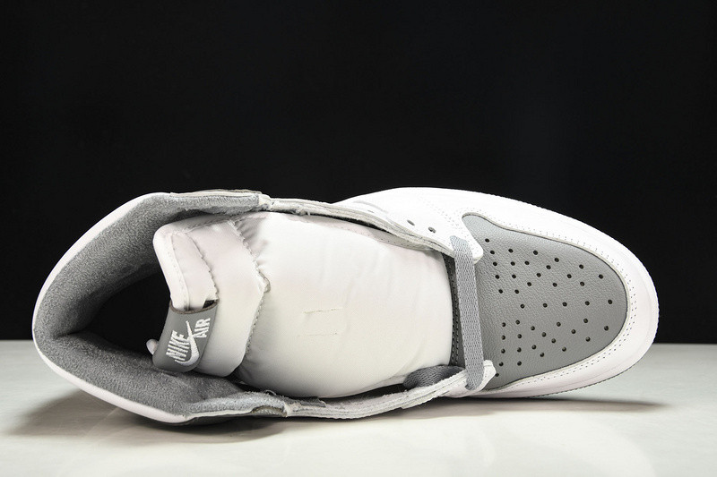 Air Jordan 1 High OG “Stealth” 555088-037